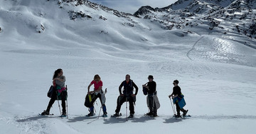 Ancien gendarme du secours en haute montagne, je vous propose des randonnées, balades en trottinette, en raquettes et des descentes en airboard aux alentours de Fos