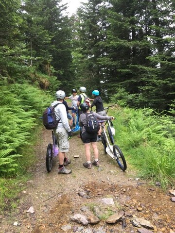 Descente en trottinette à la  montagne, avec Pyrénées Liberté !